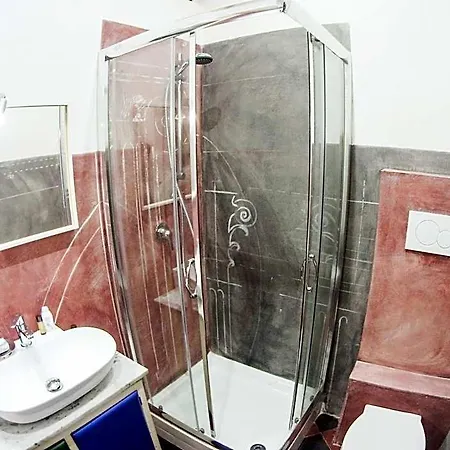 L'architetto Oda ve Kahvaltı Roma